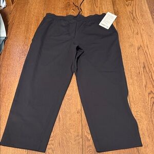 NWT Lululemon Black Tapered-Leg Mid-Rise Pants size M luxtreme